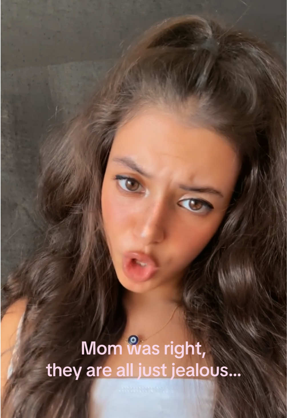 @Brunette bombshell