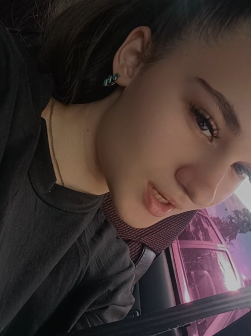 @Juliana_23