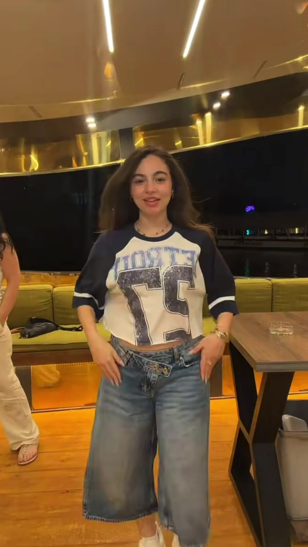 @tween.b2