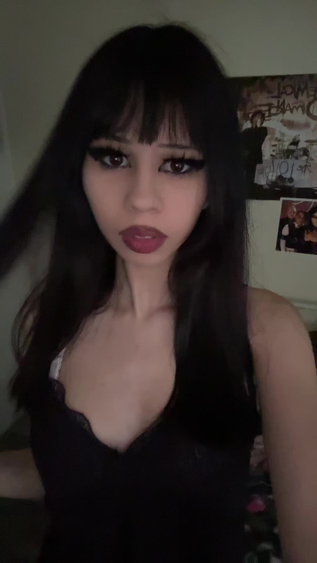 @𝔇𝔞𝔫𝔦𝔢𝔩𝔩𝔞 🧛🏻&zwj;♀️🦇