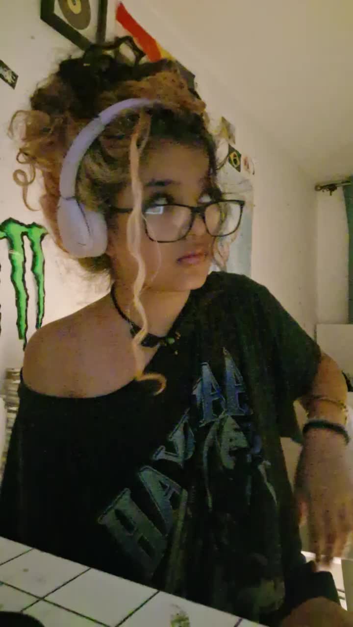 @𝕷𝖊𝖊𝖓𝖆 📼📀