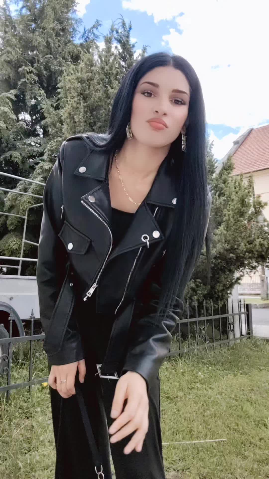 @✧𝓥𝓮𝓻𝓸𝓷𝓲𝓴𝓪 ✧