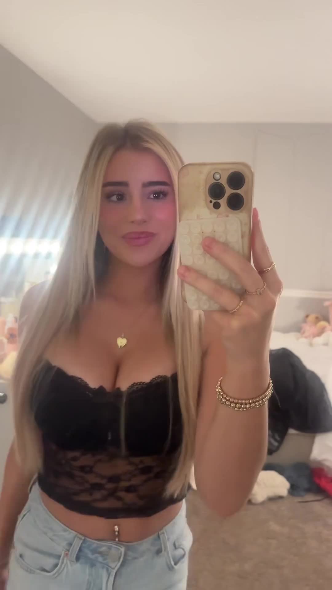 @Isabella