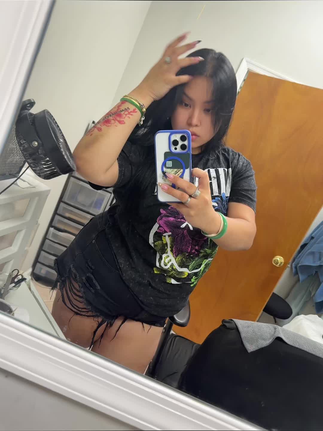 @pretty_jenni_vibes