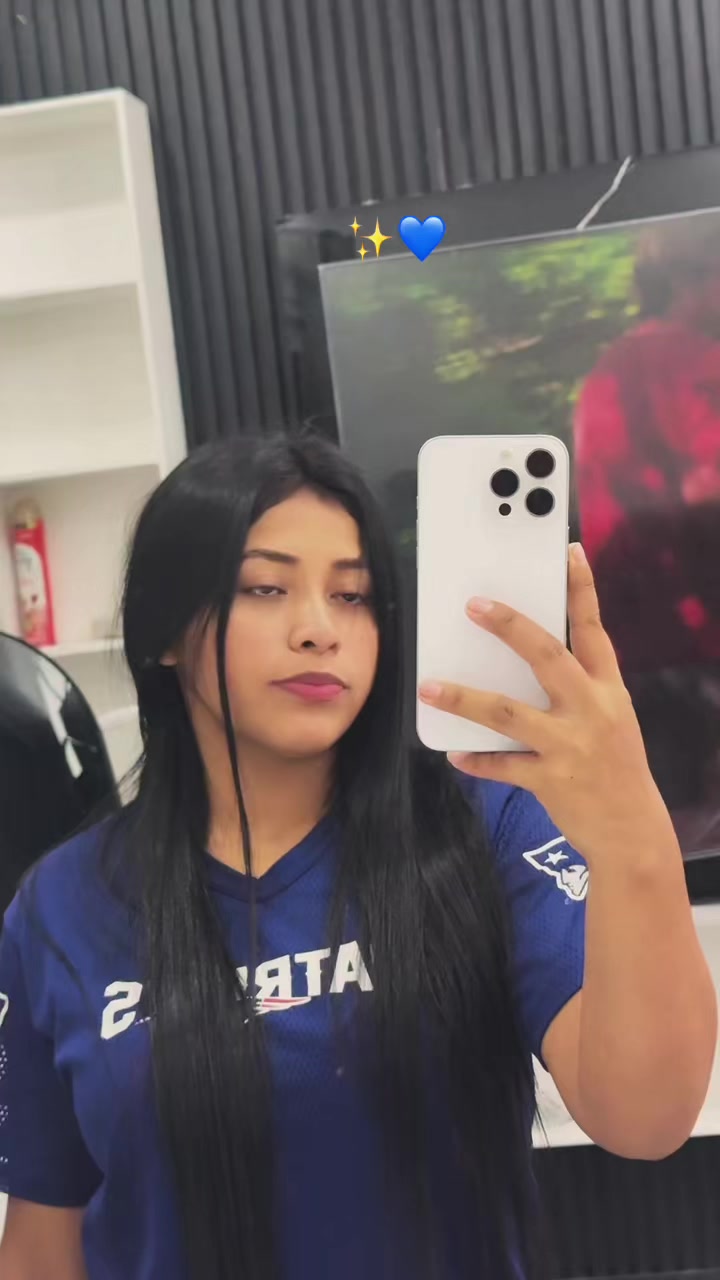 @Nora López🐦🔥