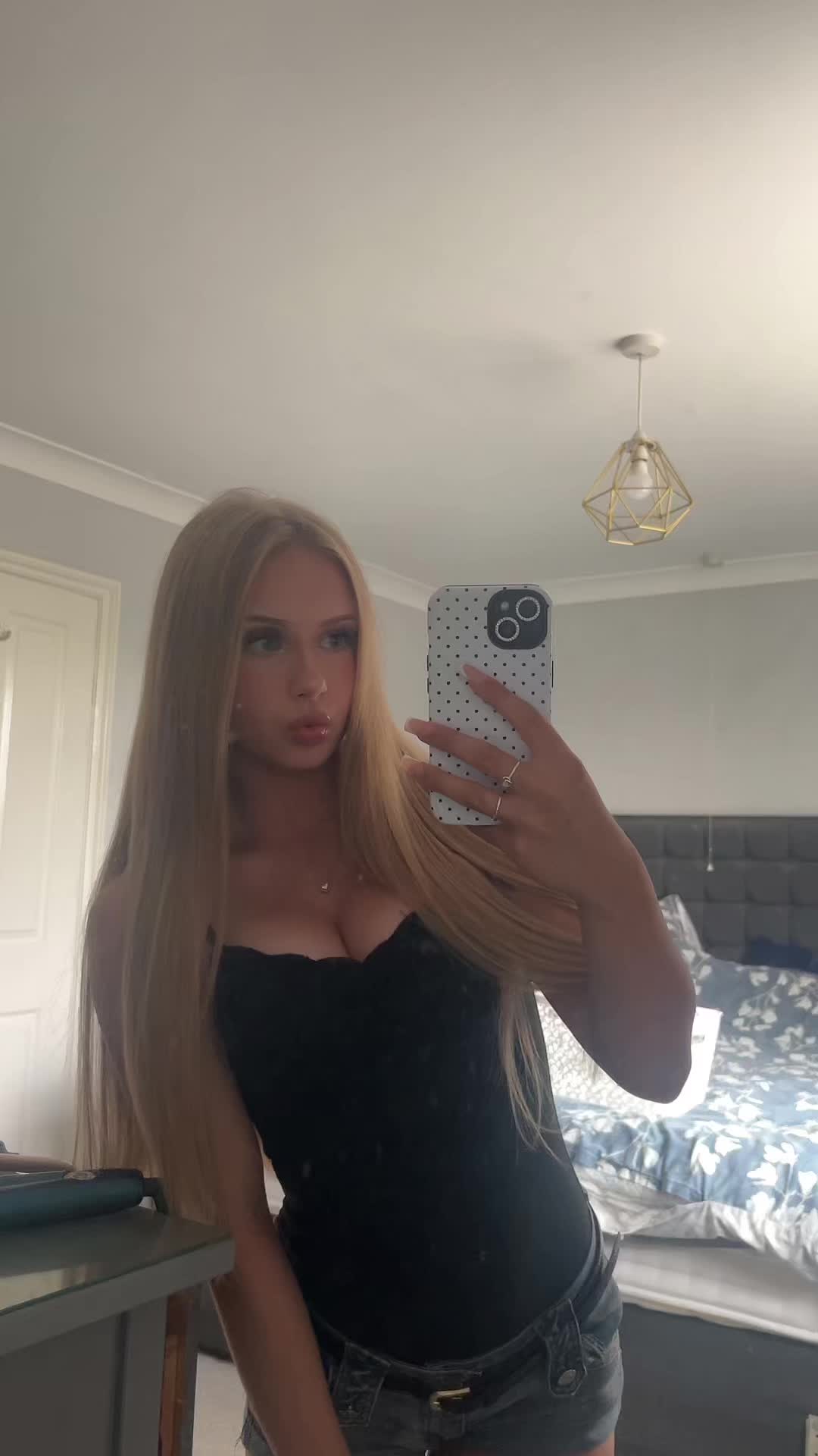 @maisie x