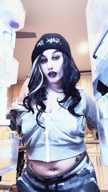 @𝔗𝔬𝔵𝔵𝔦𝔠💋
