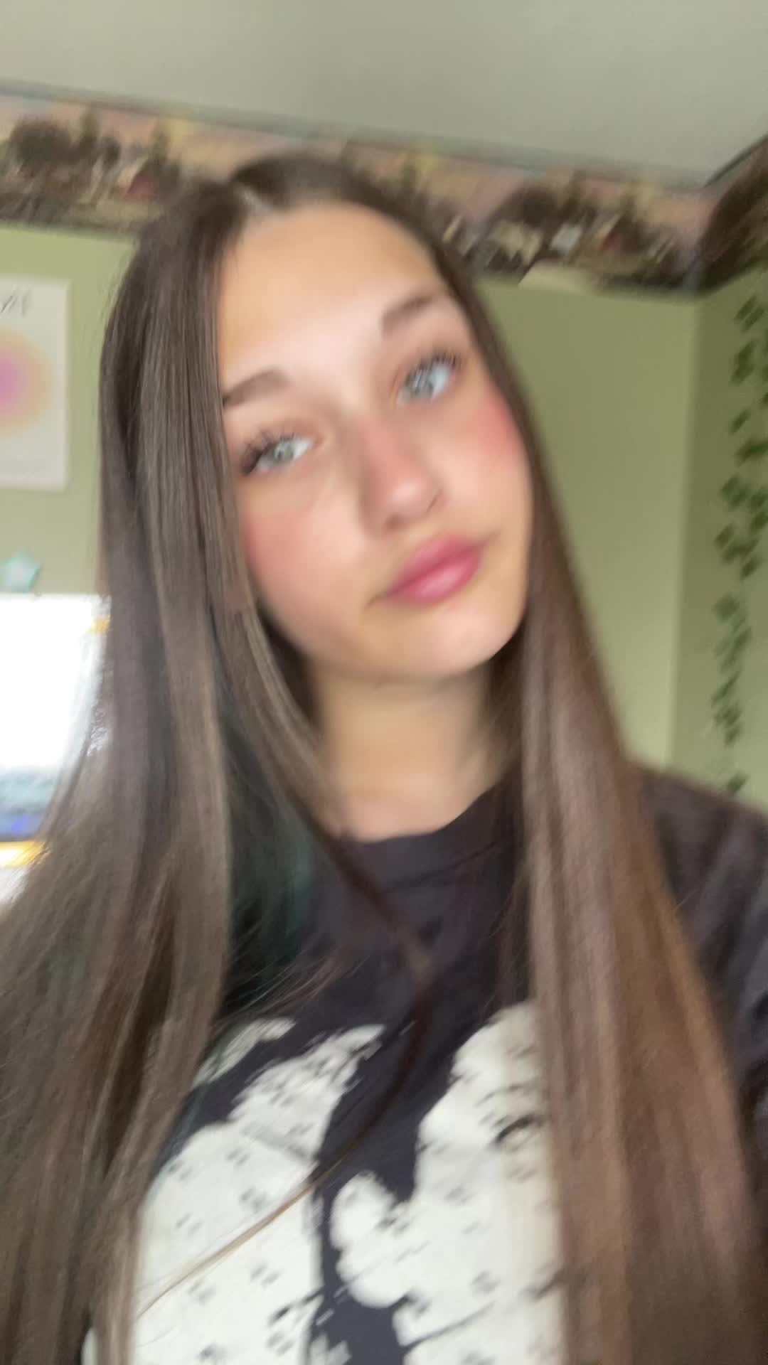 @Tzofia