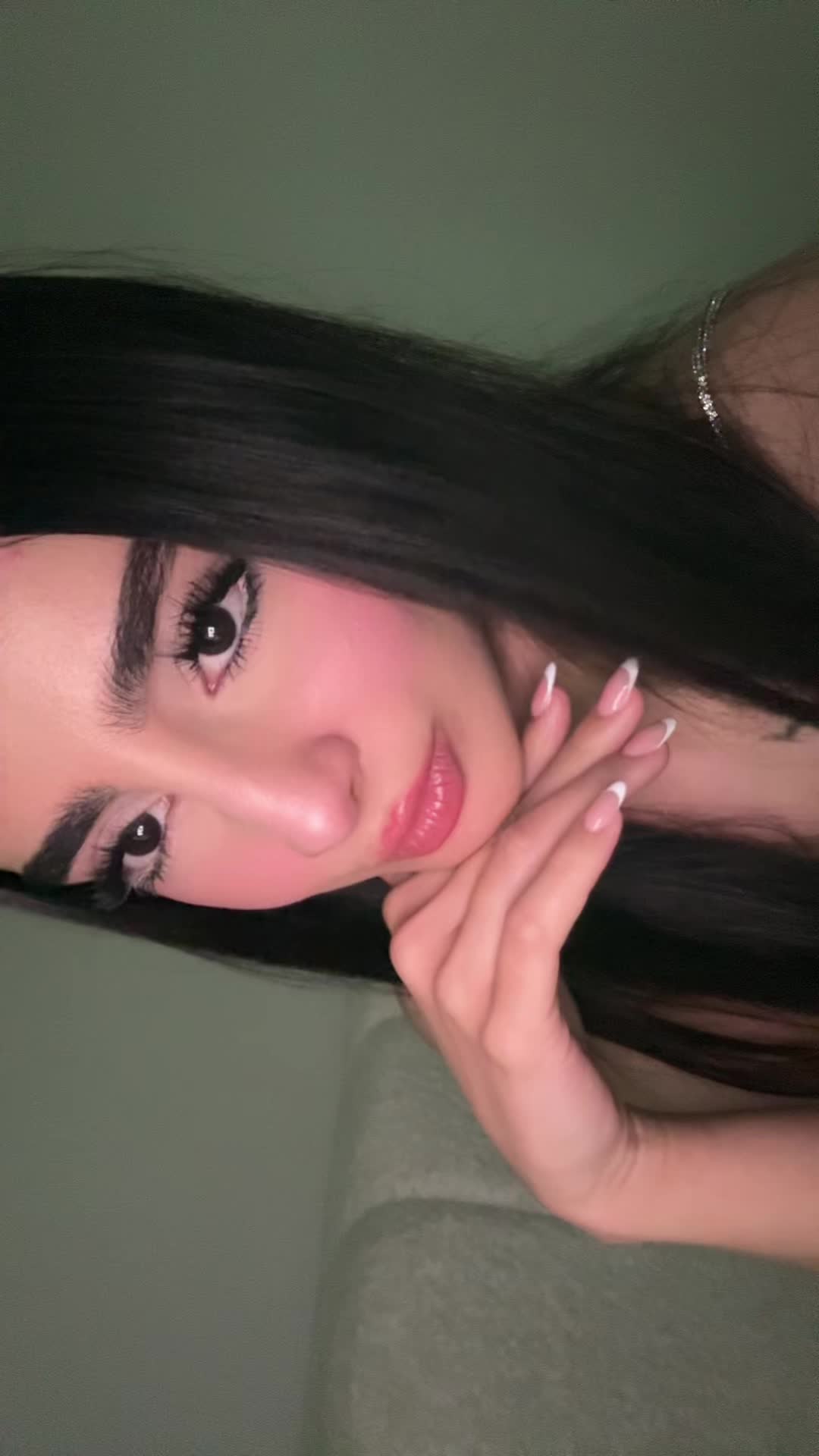@melikakhakbazz