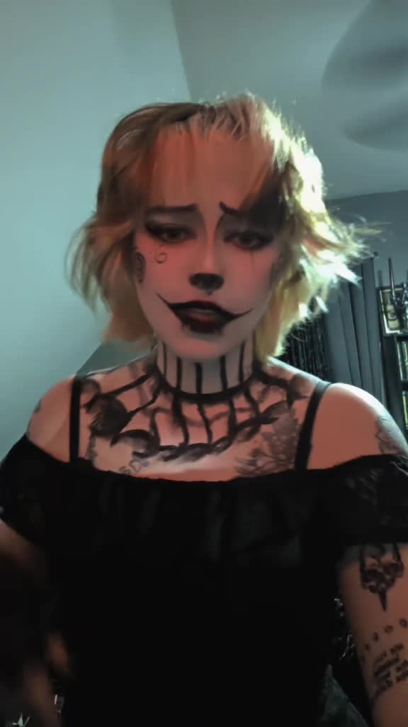 @Jinx ☠️🖤🩸