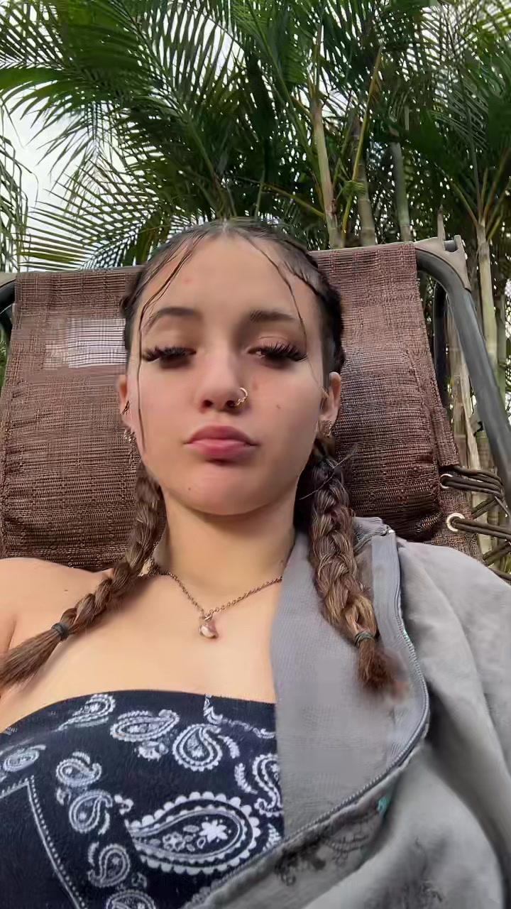 @️