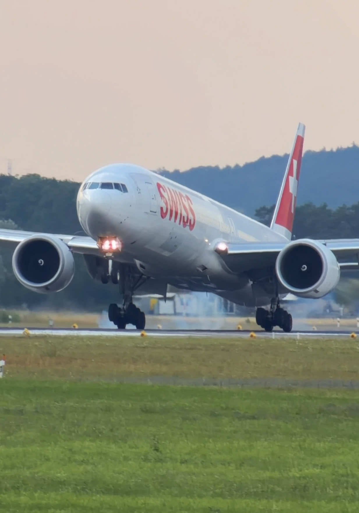 @ZRH_Airfieldmoments