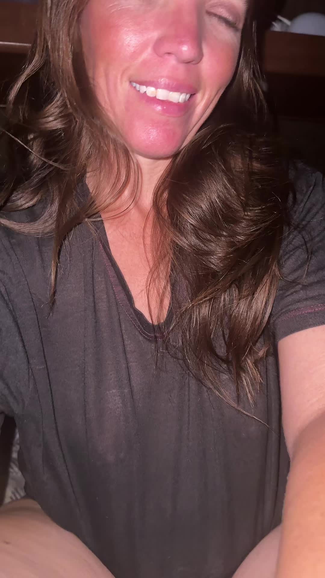 @HotwifeKat