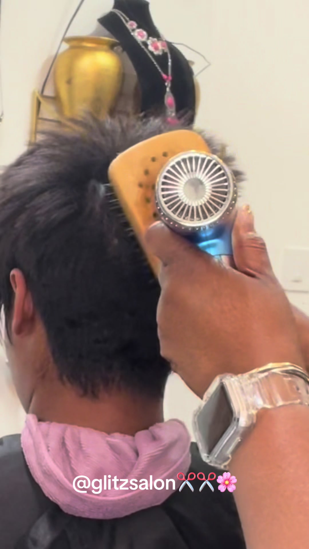 @Glitz Salon