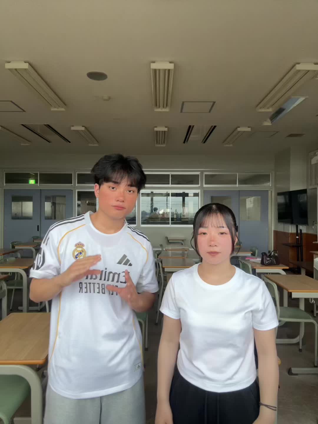 @デセン