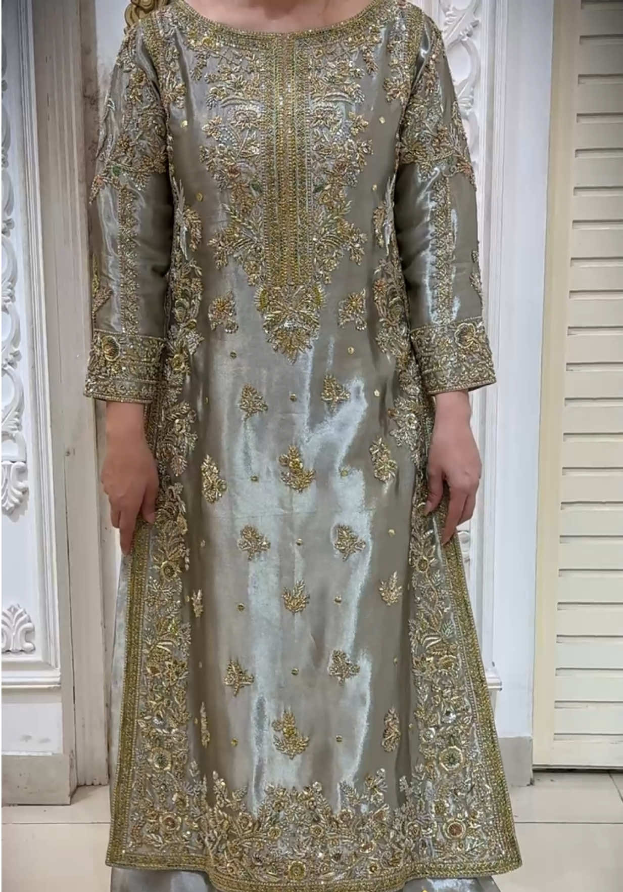 @zarri.palace