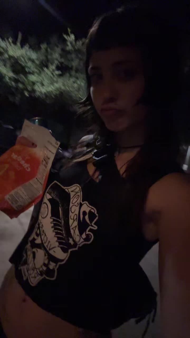 @vviviennnnn