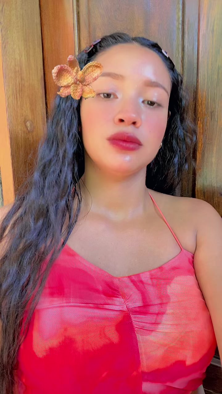 @L u c í A