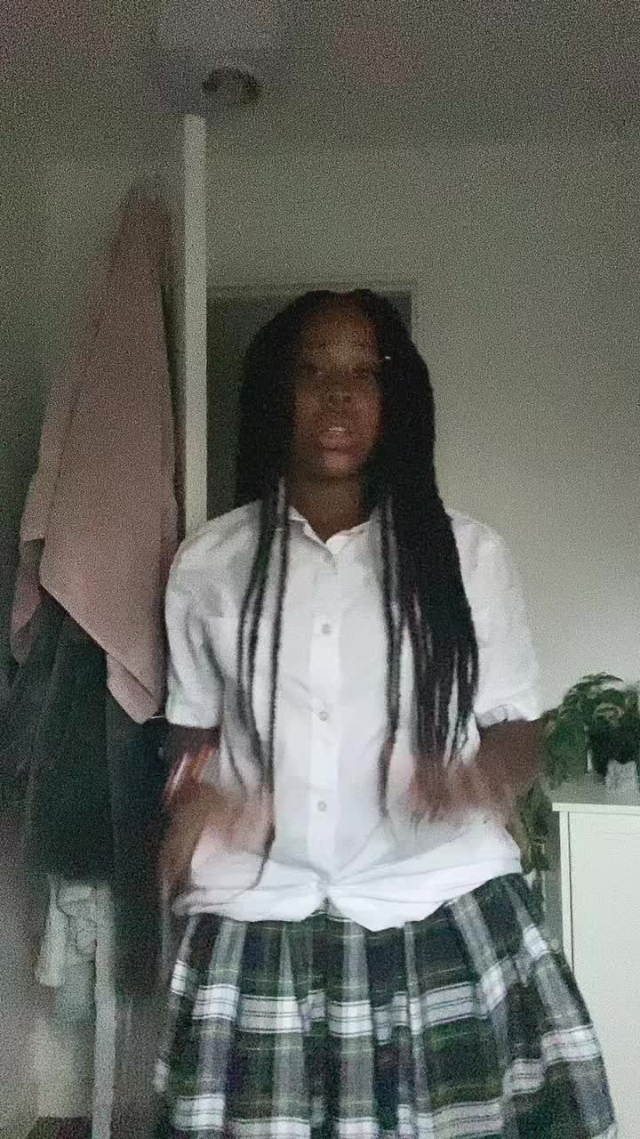 @😼