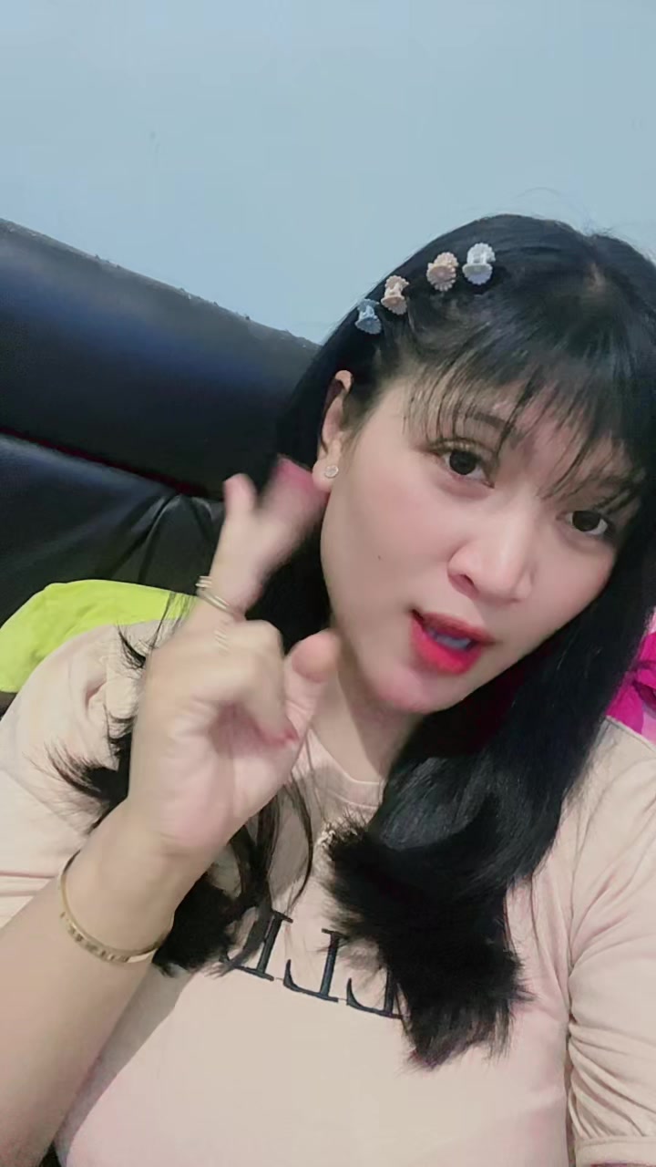 @Queengracetitissinaga