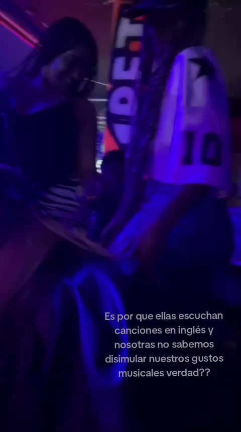 @Ela🌸