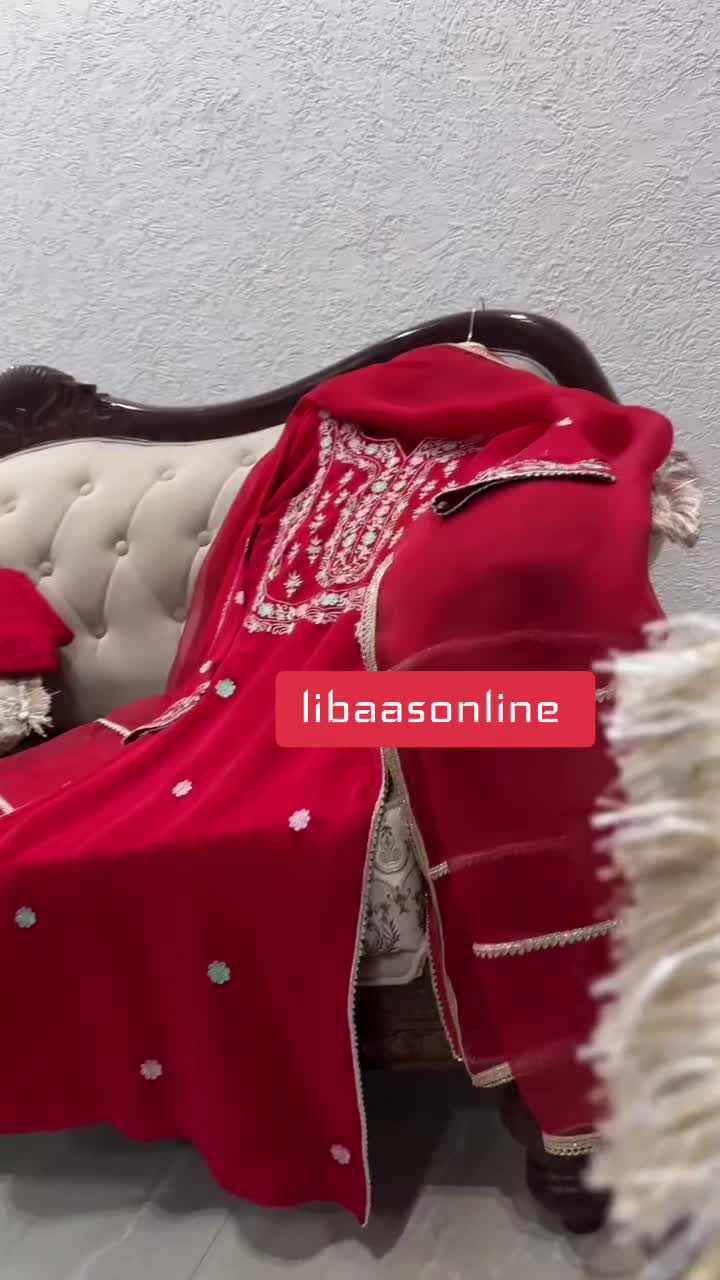 @ਲਿਬਾਸ by ਕੌਰ