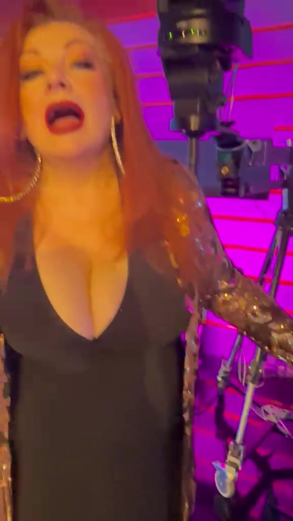 @jessicarizzoreal