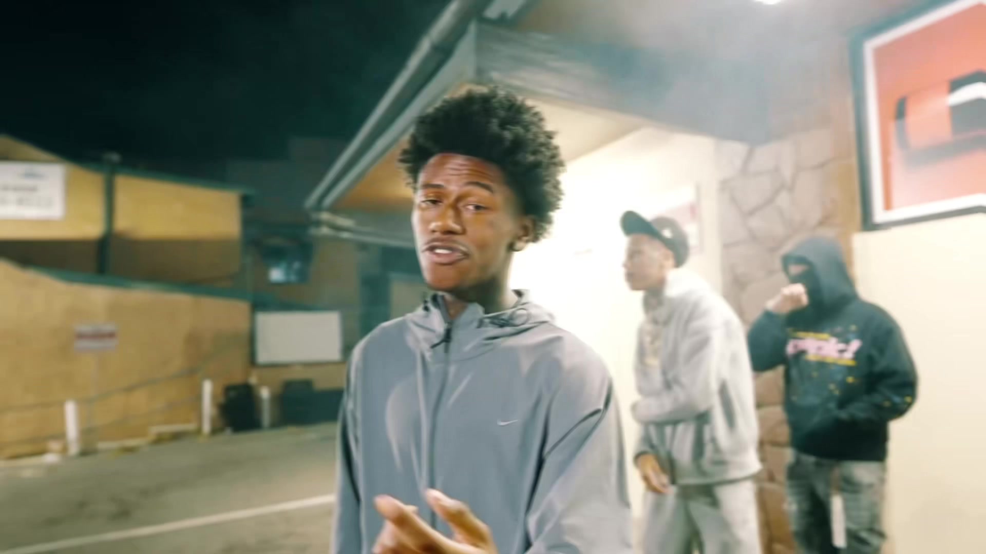 @MoneyMadeRain♛
