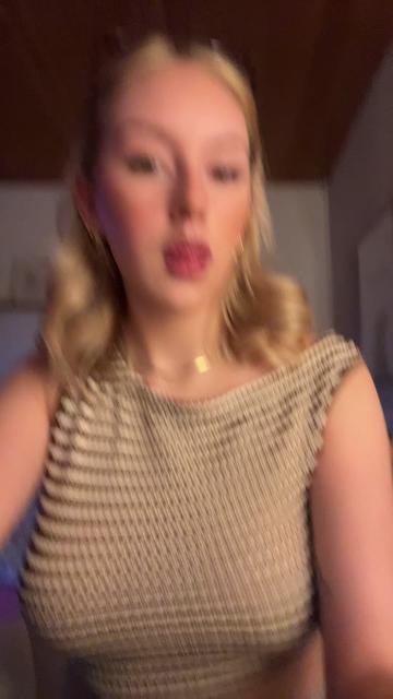 @Emi🍒