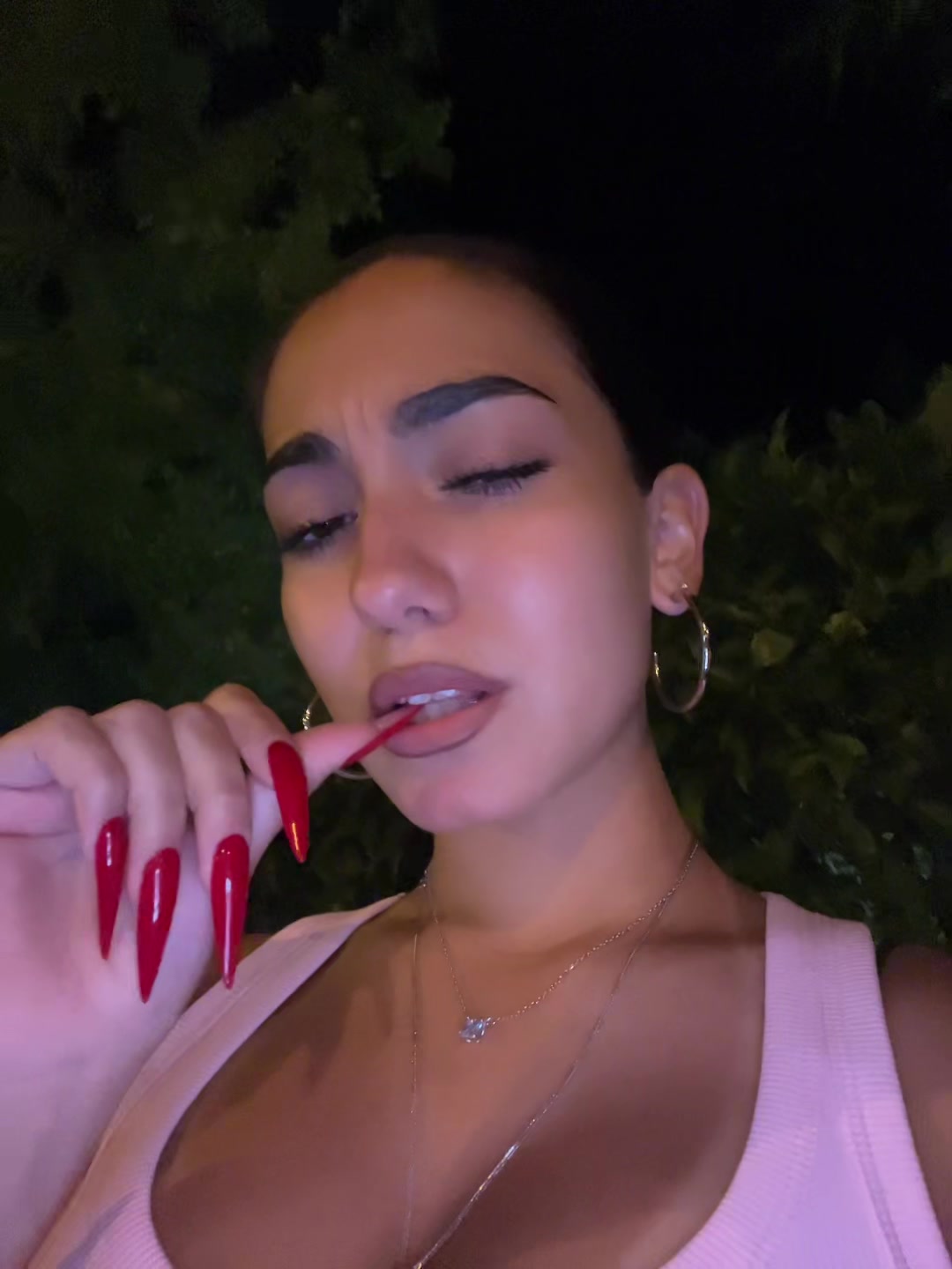 @Angiee