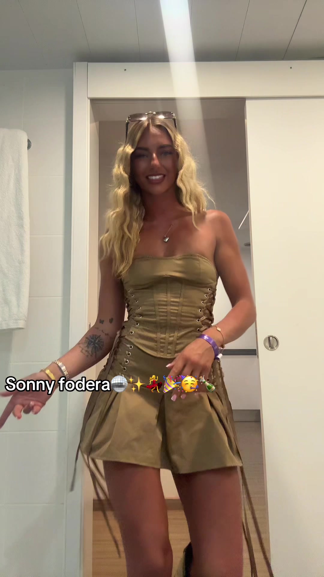 @chloehollyboyle
