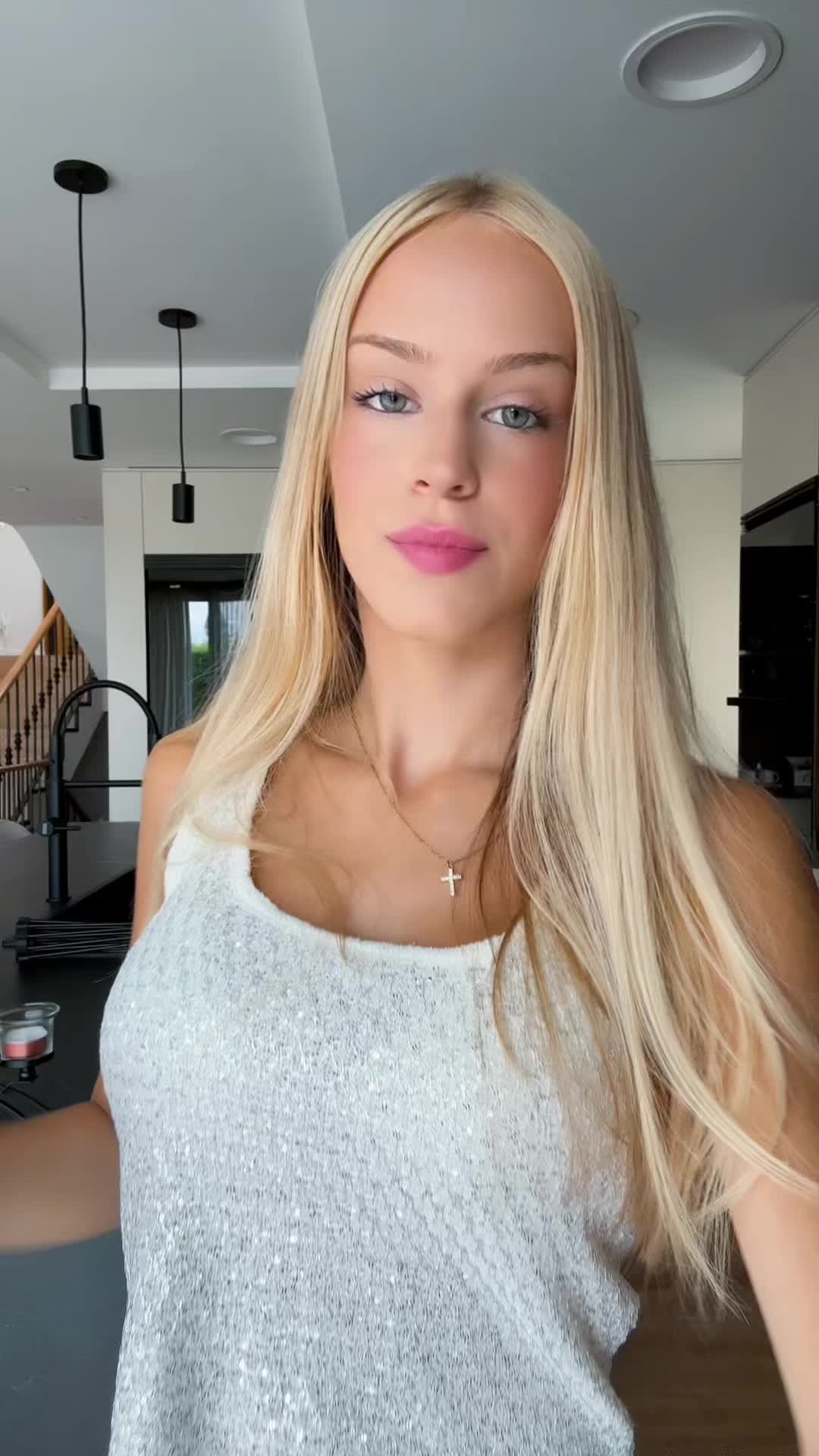 @adriana