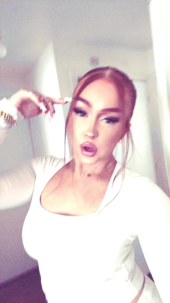 @𝐄𝐯𝐞𝐥𝐲𝐧 👩🏼&zwj;🦰