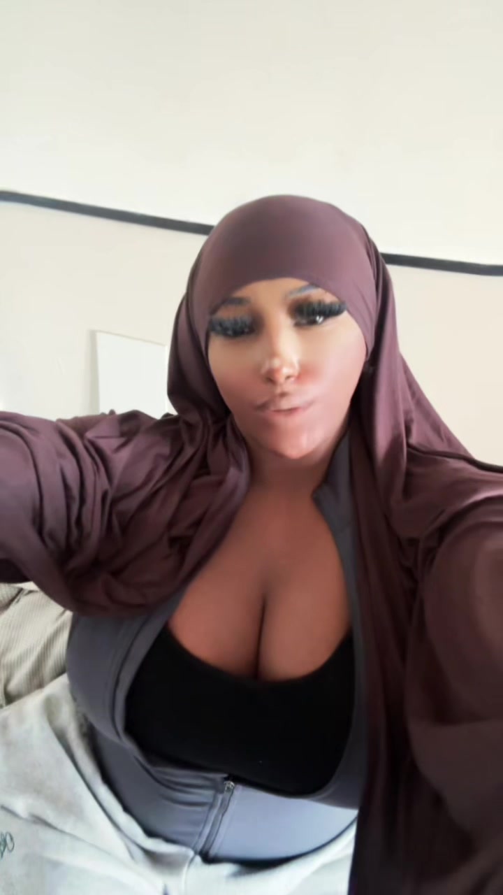 @👄