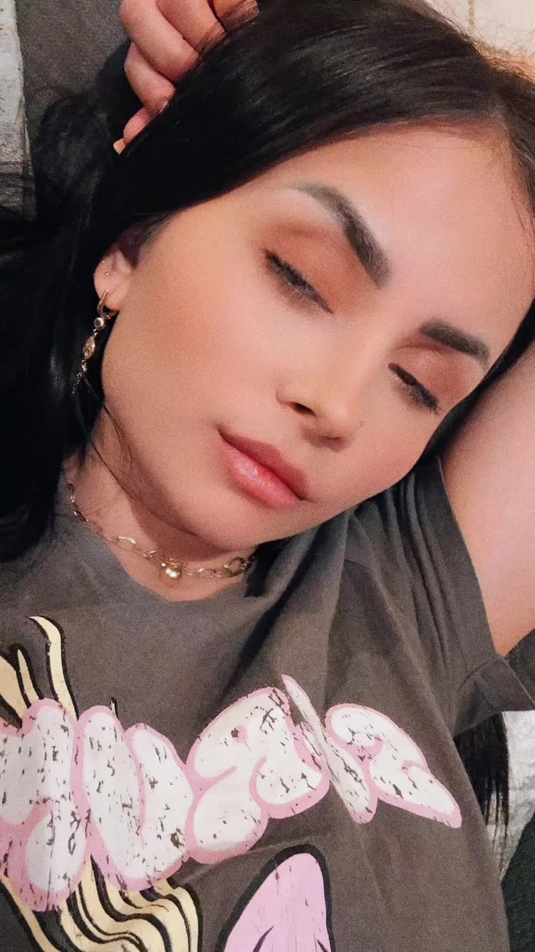@Emilia🖤