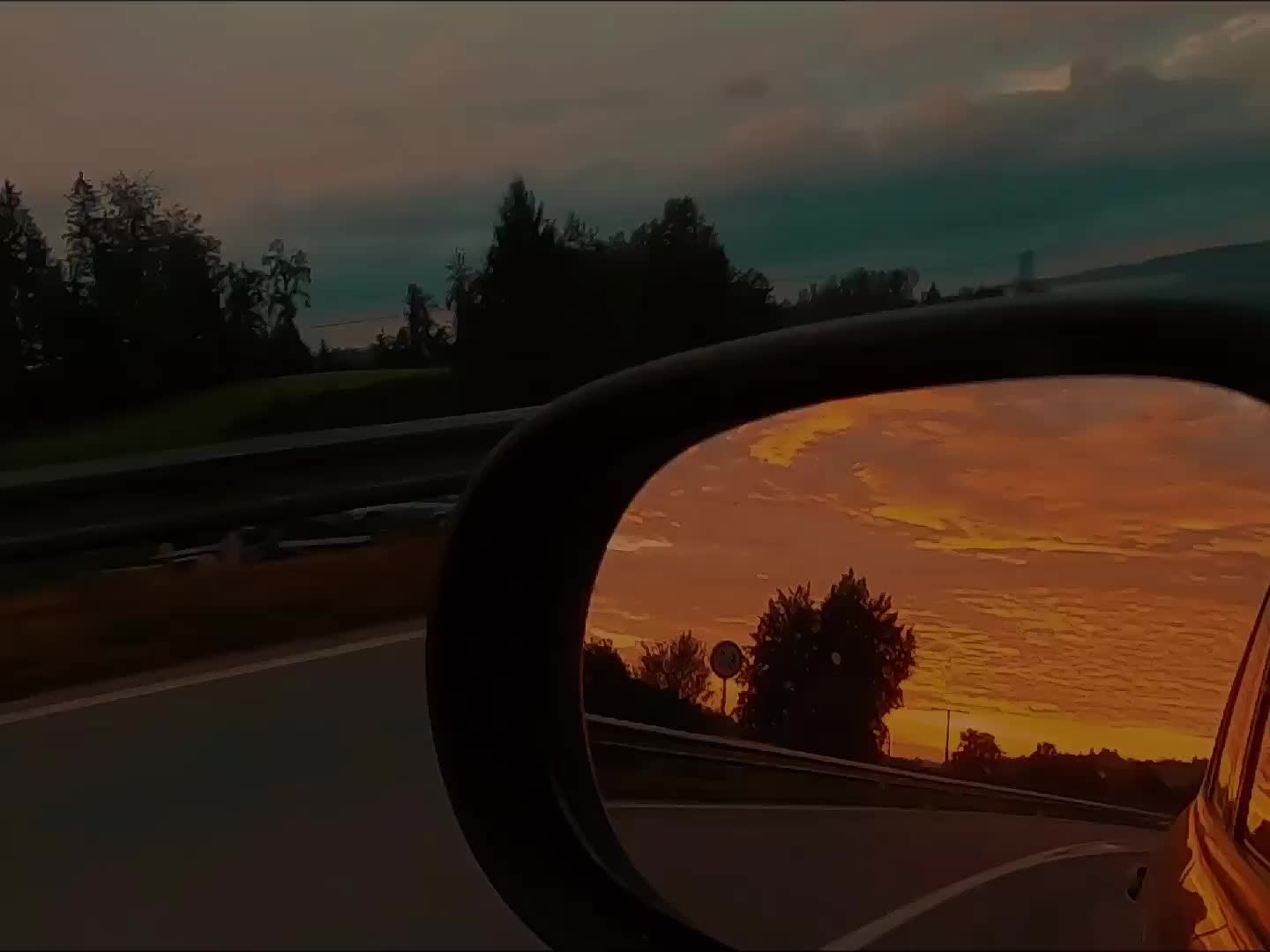 @𝐀𝐱𝐱𝐥 𝐋𝐲𝐫𝐢𝐜𝐬 