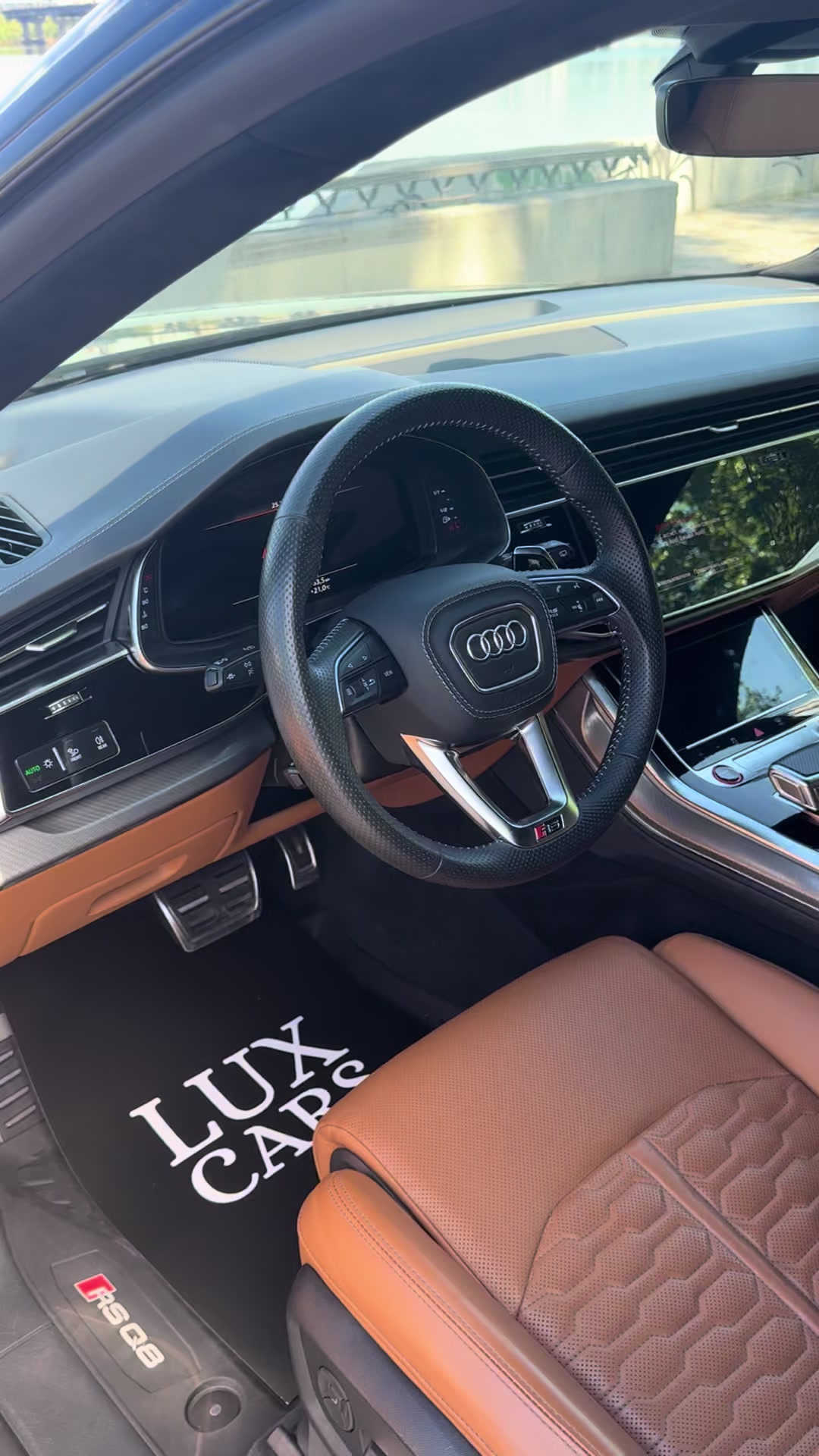 @LuxCars_Ua