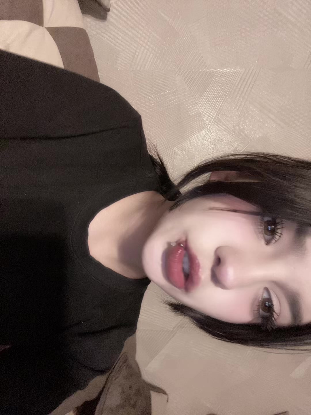 @>ди<