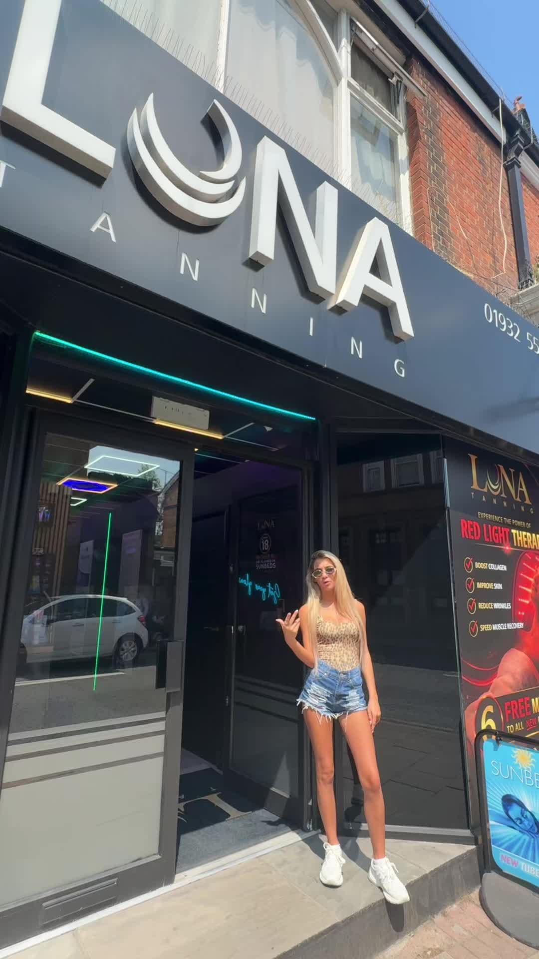 @Luna Tanning
