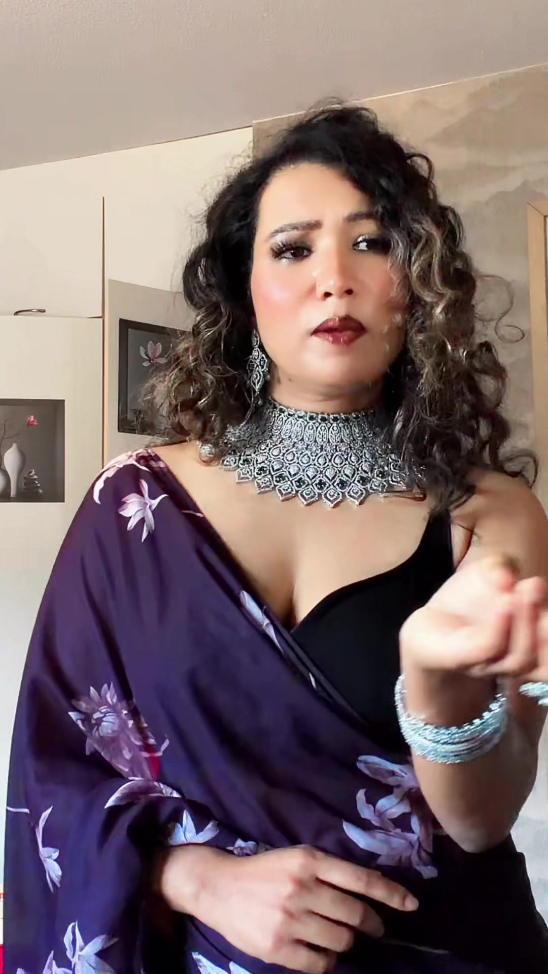 @Surprise it's Sara 🇳🇵🇫🇮😊