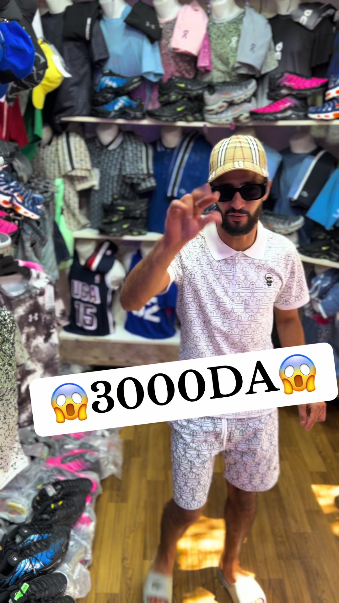 @Parisien💙❤️👕👖👟🕶👔🧢