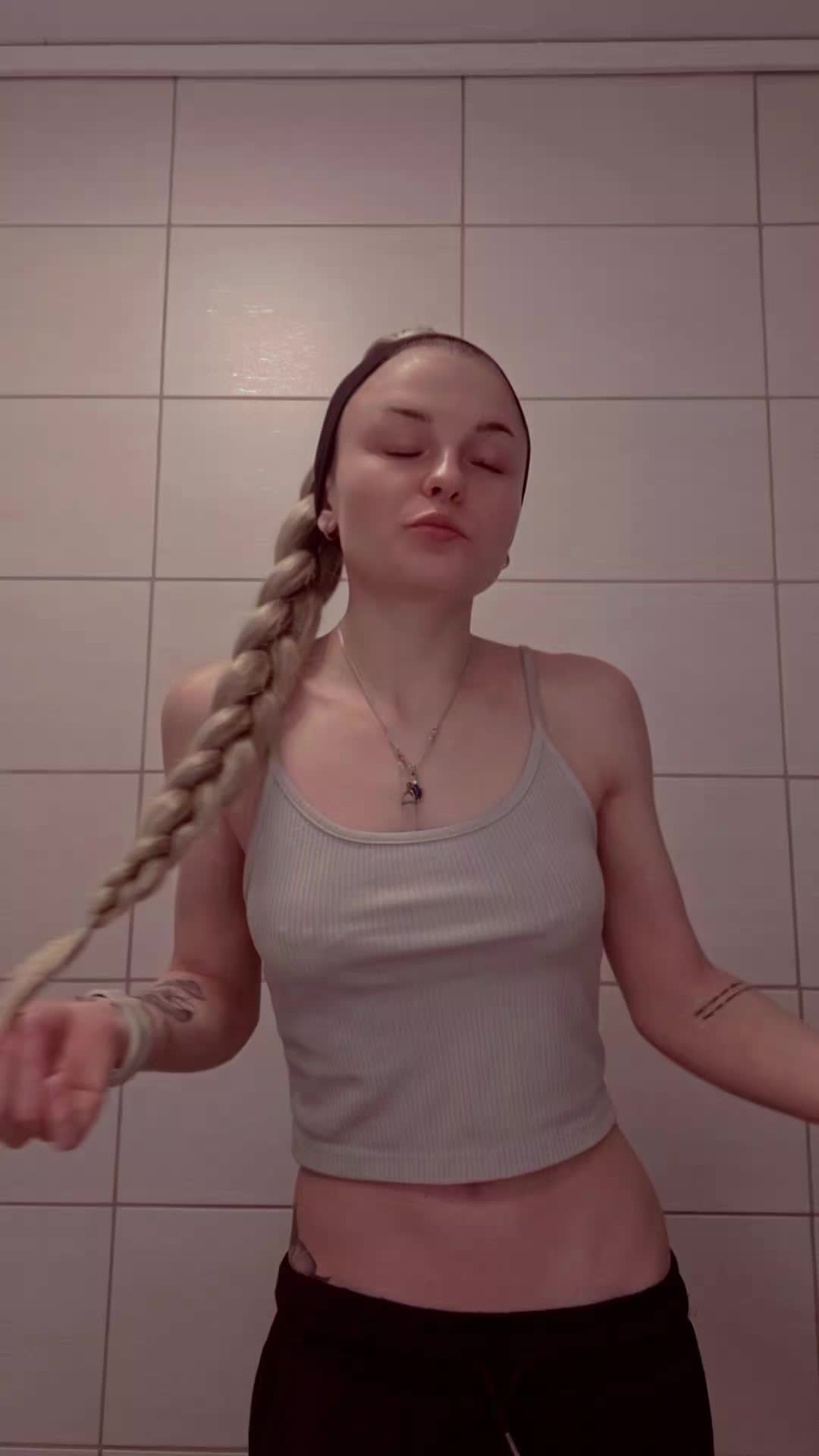 @Vee