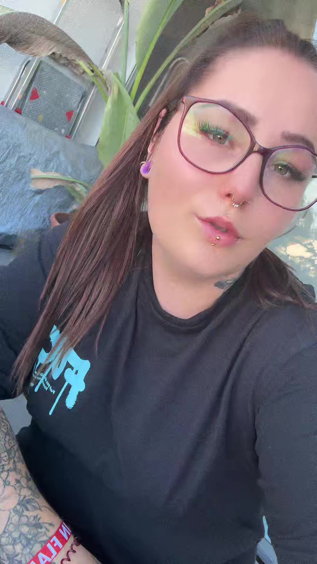 @🦋𝓪𝓷𝓰𝓮𝓵𝓲𝓺𝓾𝓮🦋