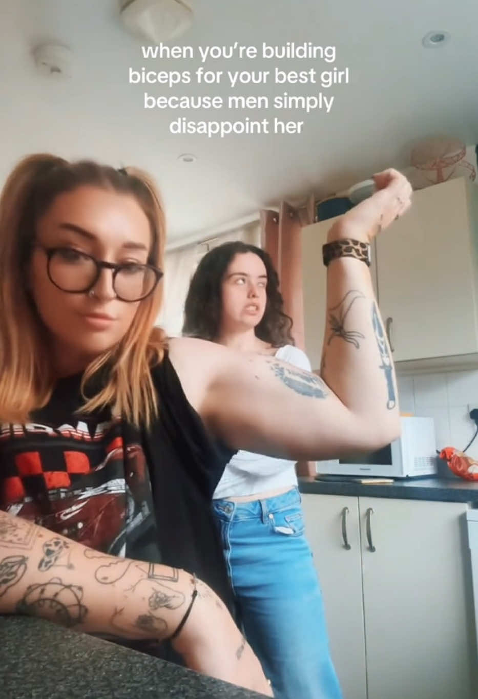@Girls Biceps