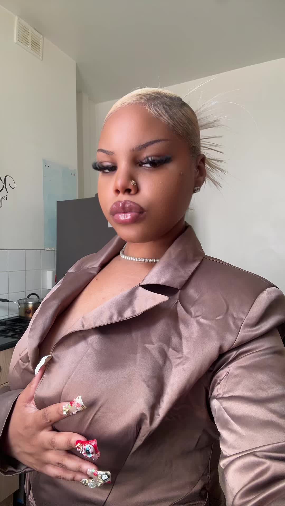 @𝐀𝐚𝐥𝐢𝐞𝐧𝐁𝐫𝐚𝐚𝐭👽🫟
