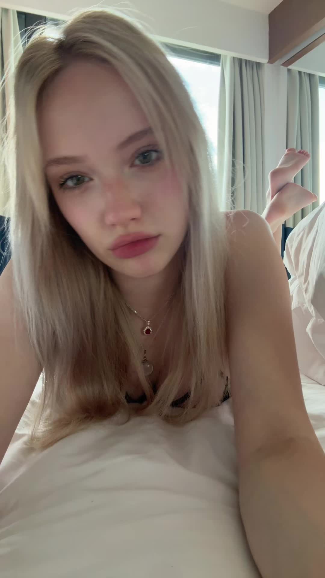 @MarisaLeona_