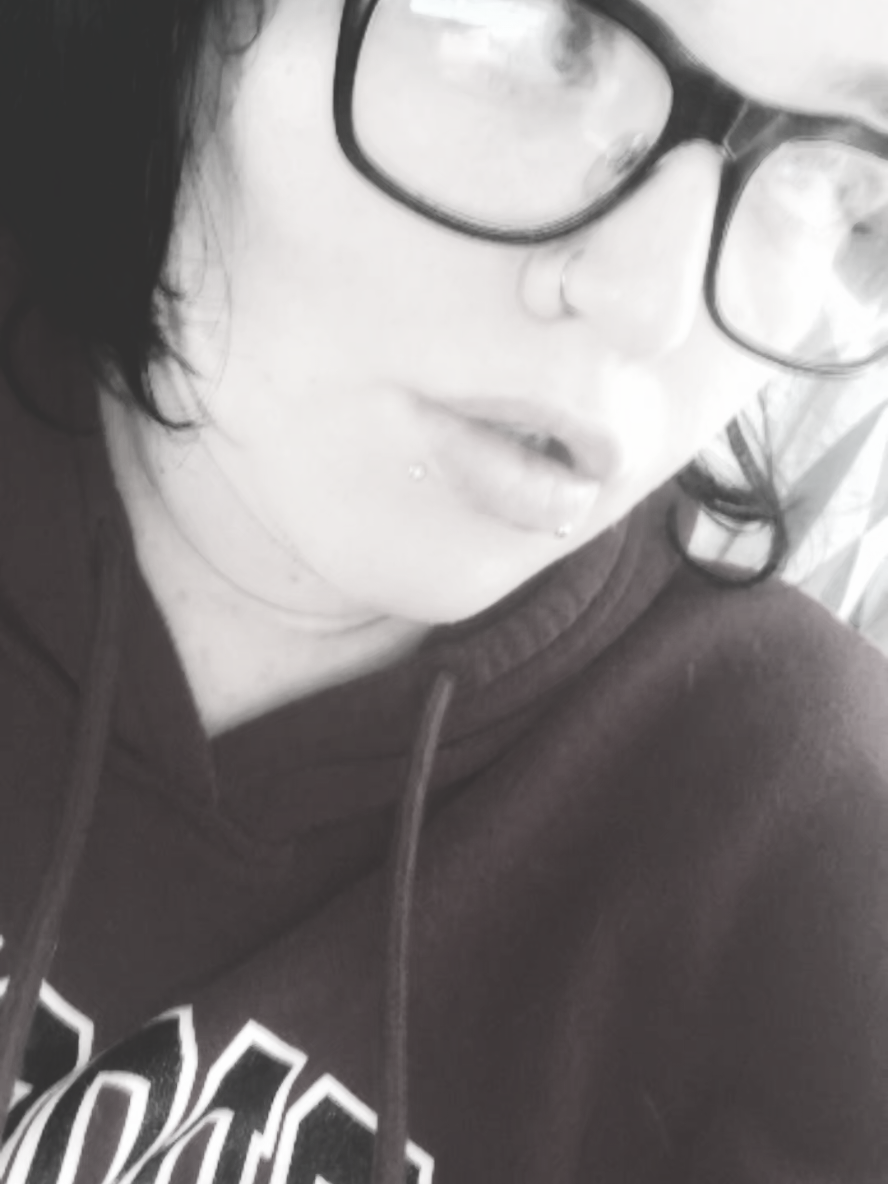 @🖤💜 Elle Lou 💜🖤