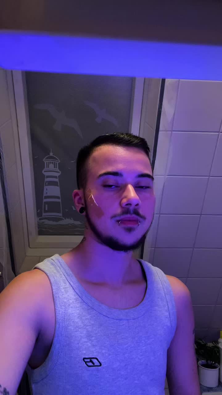 @Emilio.28🏳️&zwj;⚧️
