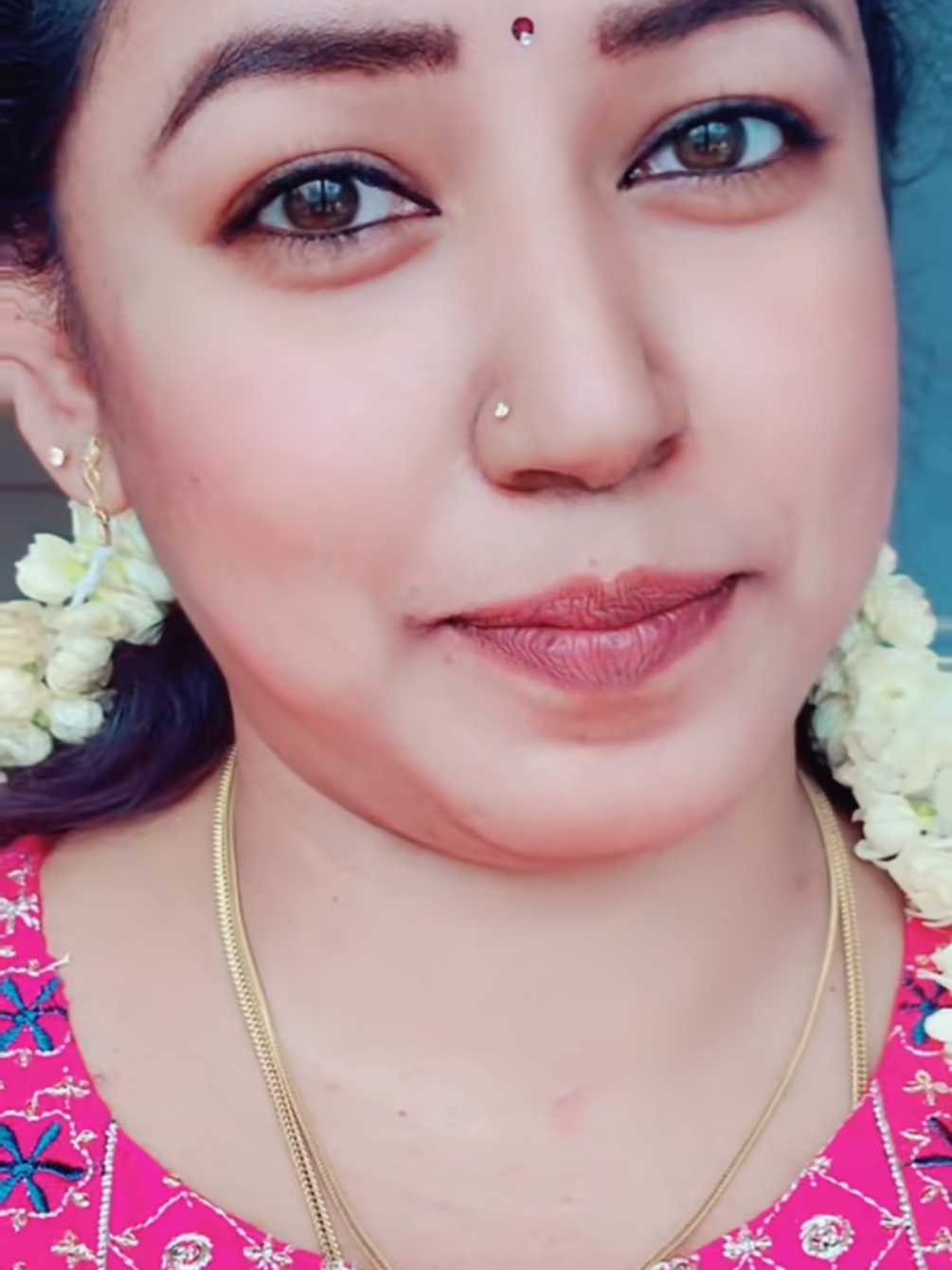 @KaraikudiPonnu_Leka