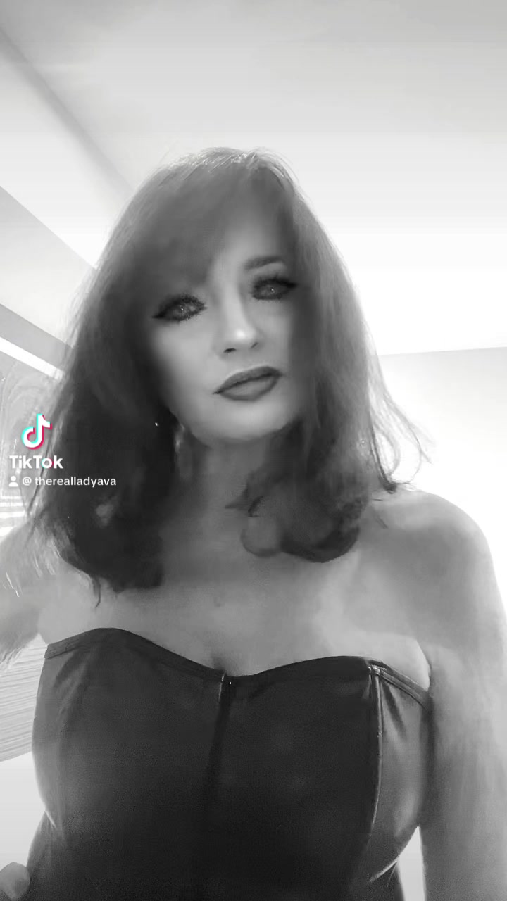 @Lady Ava The Glam Gilf